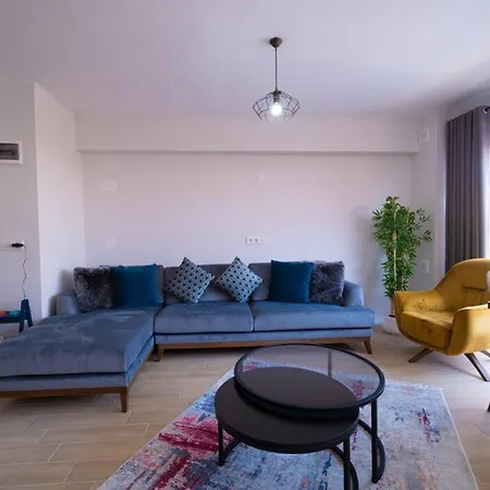 Hotel Fox - *